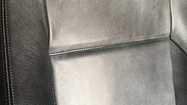 フェラーリ348　シート色褪せリペア｜東京都江戸川区